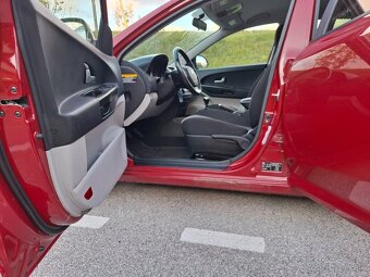 KIA CEED, 1,6 benzin, 148tis, 92,7kw, rok 2009 - 4