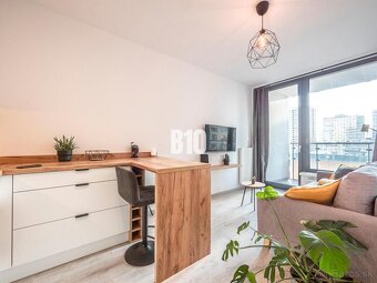 ŠIKOVNÝ 2 IZBOVÝ BYT S VEĽKOU TERASOU A GARÁŽOVÝM STÁTÍM NA - 4