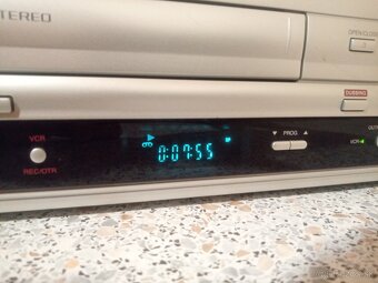 VHS-DVD rekordér AEG DVD-R4509VCR - 4