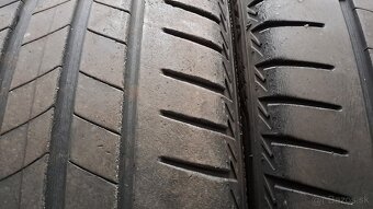 Predám 4ks jazdené letne 235/40r20-96V Bridgestone - 4