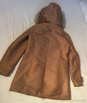 Zimný kabát Mango s kožušinou - 4