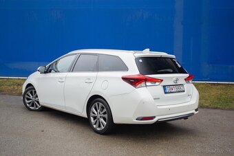 Toyota Auris 1.6 l D-4D - 4