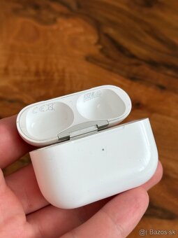 Apple AirPods Pro 1 nahradne nabijacie puzdro - 4