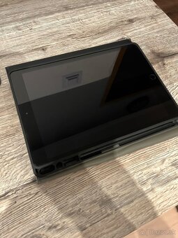 Apple iPad 10.2" (2020 model) - 4
