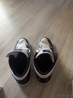 Air Jordan 1 Mid - 4