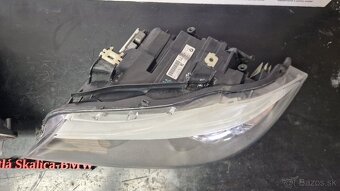 Svetlomety BMW E90 facelift - 4