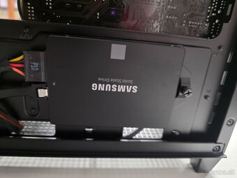 Predám PC GIGABYTE AMD E1-6010N - 4