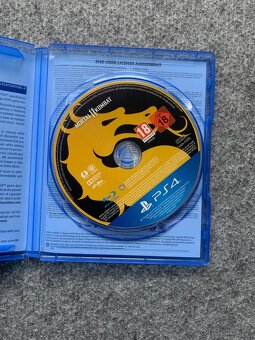 Playstation 4 slim - 4