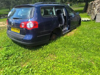Rozpredám Passat B6 2.0 comonrail - 4