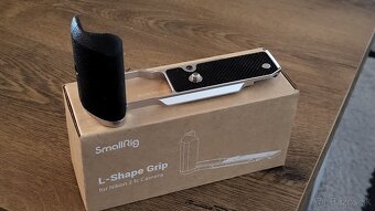 Predám spodný kovový grip SmallRig na Nikon Zf-c - 4