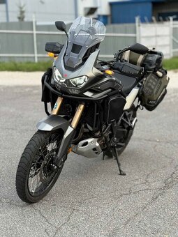 predám Honda Afrika Twin 2023 CRF 1100D2 - 4