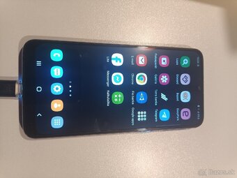 Predám Samsung A40 - 4