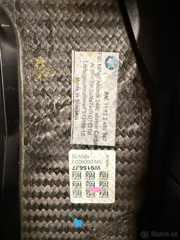 BMW m5 kryt motora F90 - 4