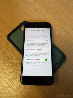 Apple iPhone 8 64GB - 4