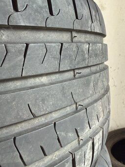 255/40/19 - 4