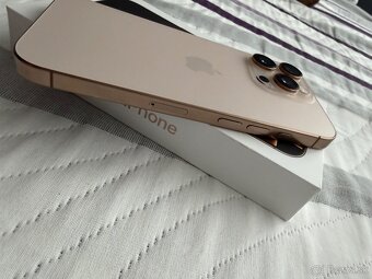 Apple iPhone 16 Pro - 4