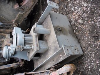 Predám malý hydraulický agregát - 4
