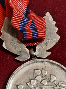 Medaile, vyznamenania ČSSR - 4