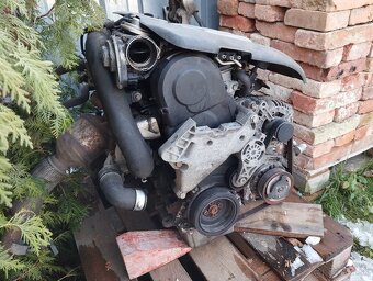 Predám motor na VW Golf V variant 1,9 TDi 77 kw typ BXE - 4
