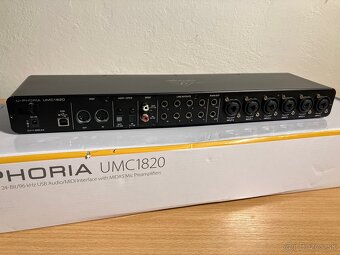 Behringer UMC 1820 - 4