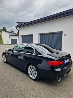 BMW e92 320i coupe manuál - 4
