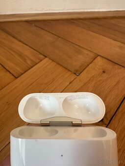 Apple AirPods Pro 2 – USB C nabíjacie púzdro - 4
