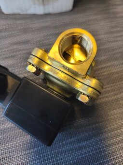 Elektroventil  RIEGLER - 1/2" vzuduch, voda, olej - 4