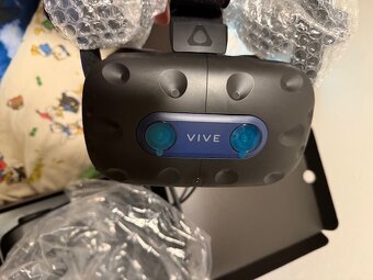 HTC Vive pro 2 + 1TB HDD + VR hry - 4