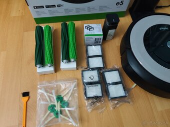 ROBOTICKÝ VYSÁVAČ iROBOT ROOMBA e5 - 4