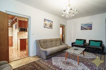 Exkluzívne na predaj veľký 3 izbový byt o výmere 81.30 m2 vo - 4