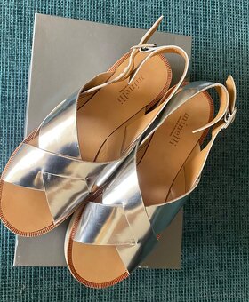 Krásne nové sandále Minelli,39,celokožené,22€ - 4
