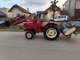 Yanmar 2310 4x4 s čelným nakladačom - 4