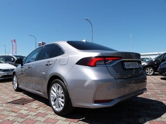 Toyota Corolla sedan 1,8i 72kW HEV automat - 4
