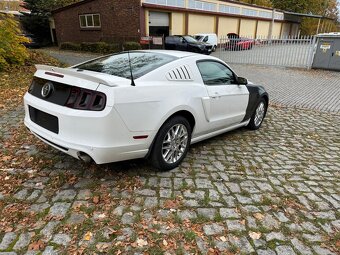 Ford Mustang 2014 V6 premium top výbava - 4