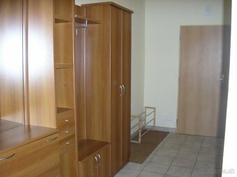 Menšia samostatná neprechodná izba v Ružinove - 4