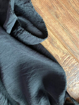 Predám nádherné čierne šaty, S/M - 4