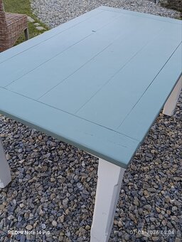 Masívny jedálenský stôl - 4