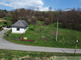 Veľký stavebný pozemok (1 ha) s vidieckym domom v tichej l - 4