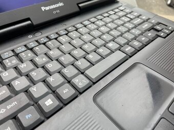 odolný, vojenský notebook PANASONIC CF-53 - 17h batéria - 4
