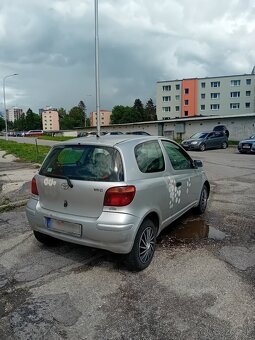 Toyota yaris - 4