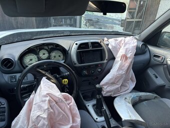 Rozpredám Toyota Rav 4 4x4 - 4