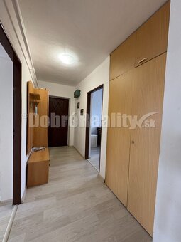 NA PREDAJ 3 IZBOVÝ BYT S VLASTNOU PREDZÁHRADKOU - 4
