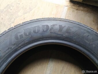 Zimné pneu Goodyear Ultragrip 205/65 R16 - 4