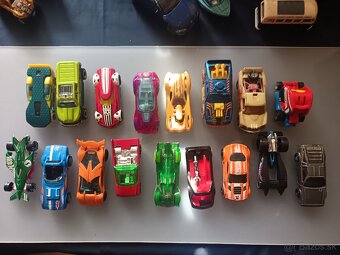 Predám autíčka Hot wheels - 4