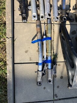 Spodky predných - 4