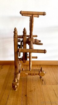 Starý dřevěný navíječ příze (motovidlo) - 4