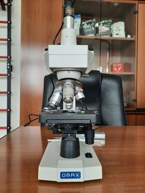 Laboratórny trinokulárny LED mikroskop s digitálnou kamerou - 4