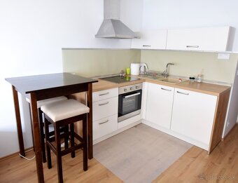1 izbový byt, Bajkalská 45c, Novy Ružinov, dlhodobo, majitel - 4