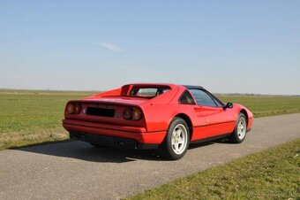 Ferrari 328 GTS z roku 1987 - 4