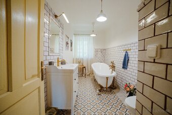 Zrekonštruovaný zariadený dom pri Námestí Svätej Trojice - 4